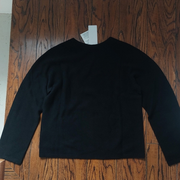 Uniqlo Sweater - Picture 2 of 4